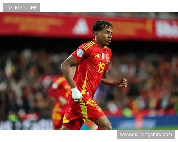 尼科·威廉姆斯连过三人破门，复制经典时刻